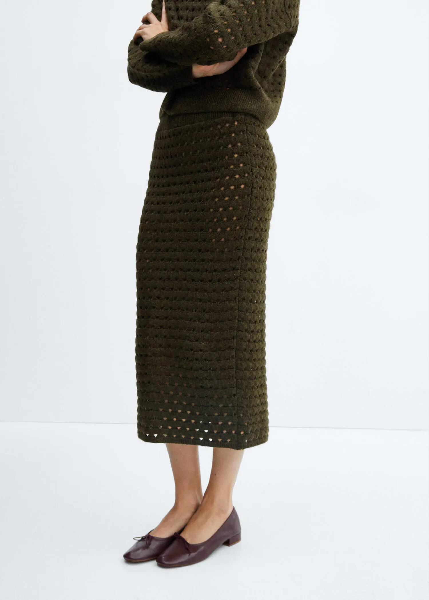 Mango Knitted skirt with openwork details. 2