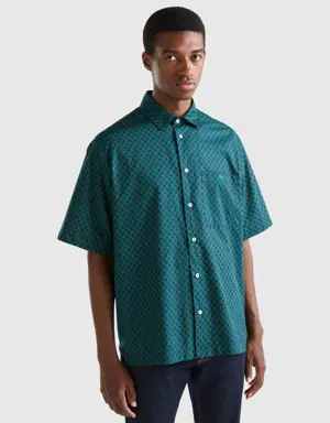 shirt with wavy motif