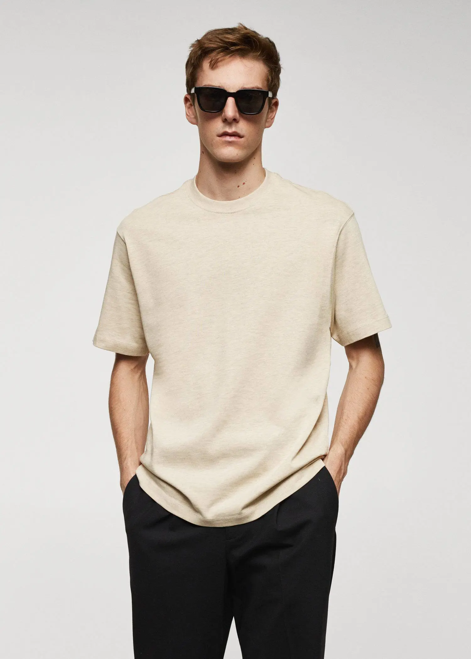Mango T-shirt básica de 100% algodão relaxed fit. 1
