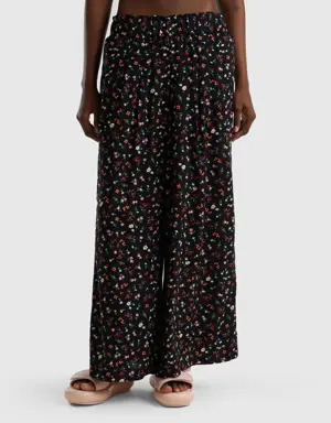 floral trousers in sustainable viscose