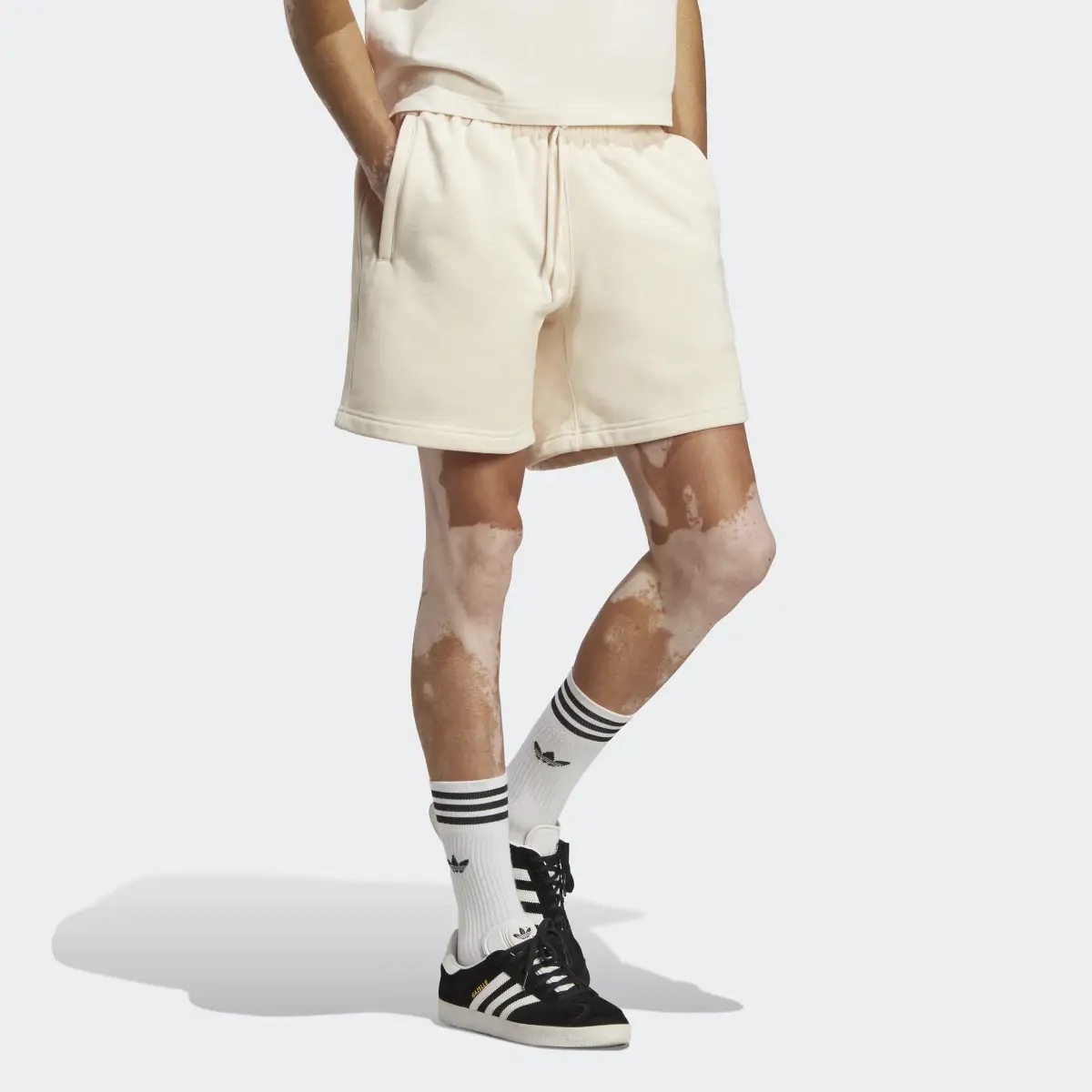 Adidas Short Premium Essentials. 1