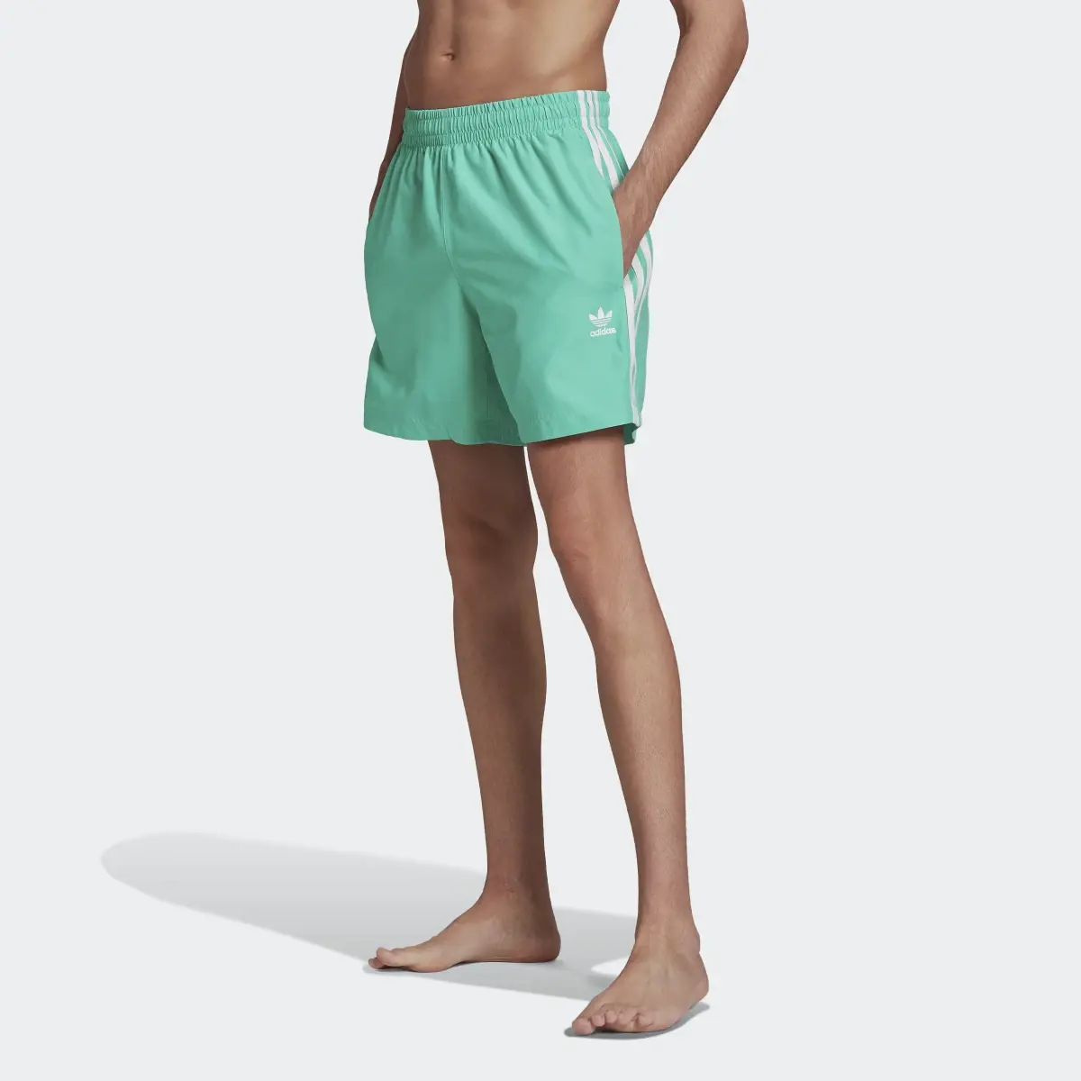 Adidas Short da nuoto adicolor Classics 3-Stripes. 1