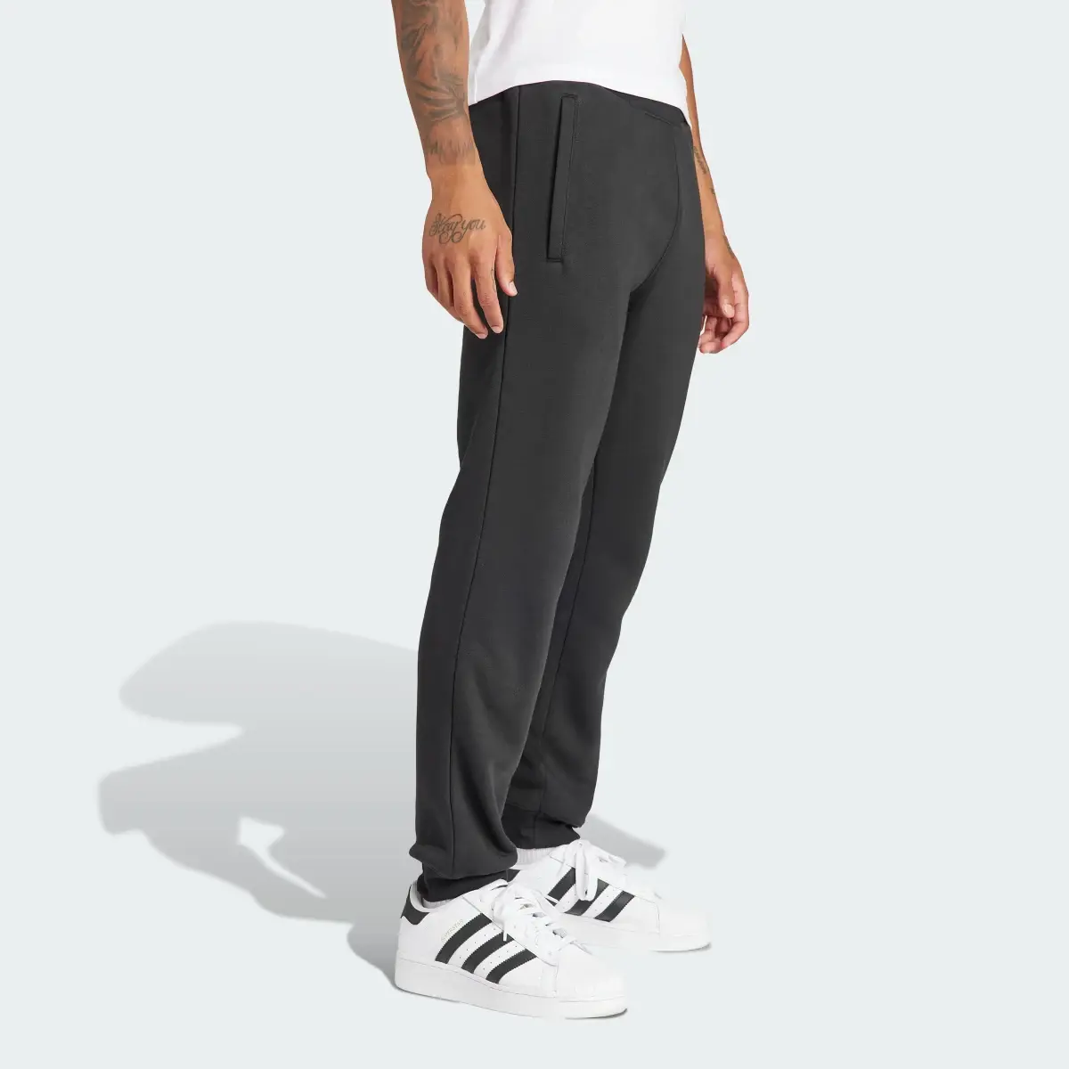 Adidas Trefoil Essentials Joggers. 2