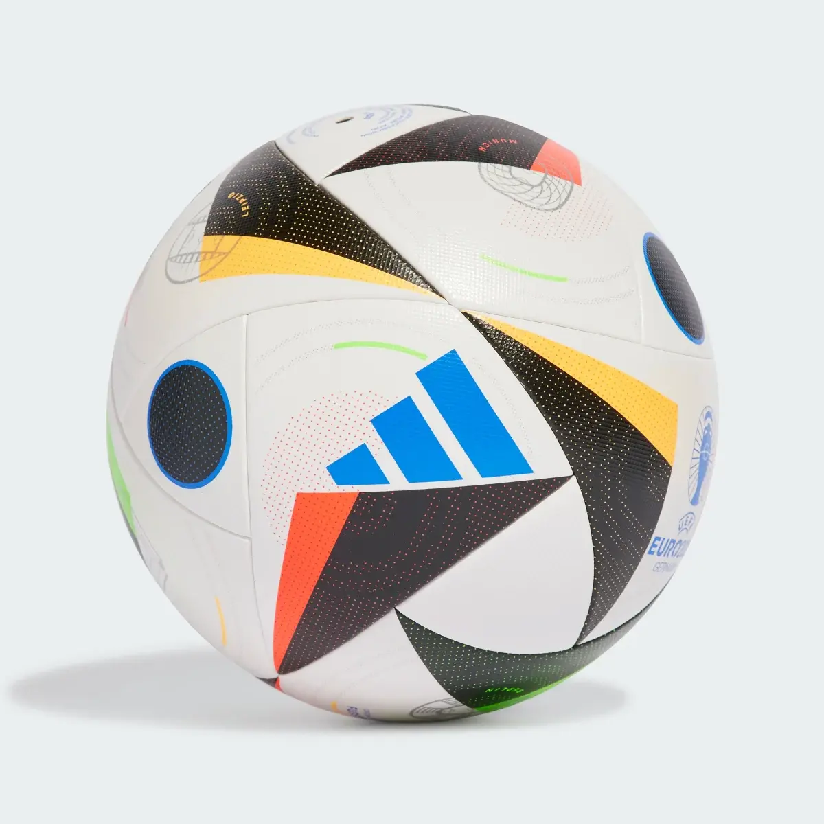 Adidas Fussballliebe Competition Ball. 2
