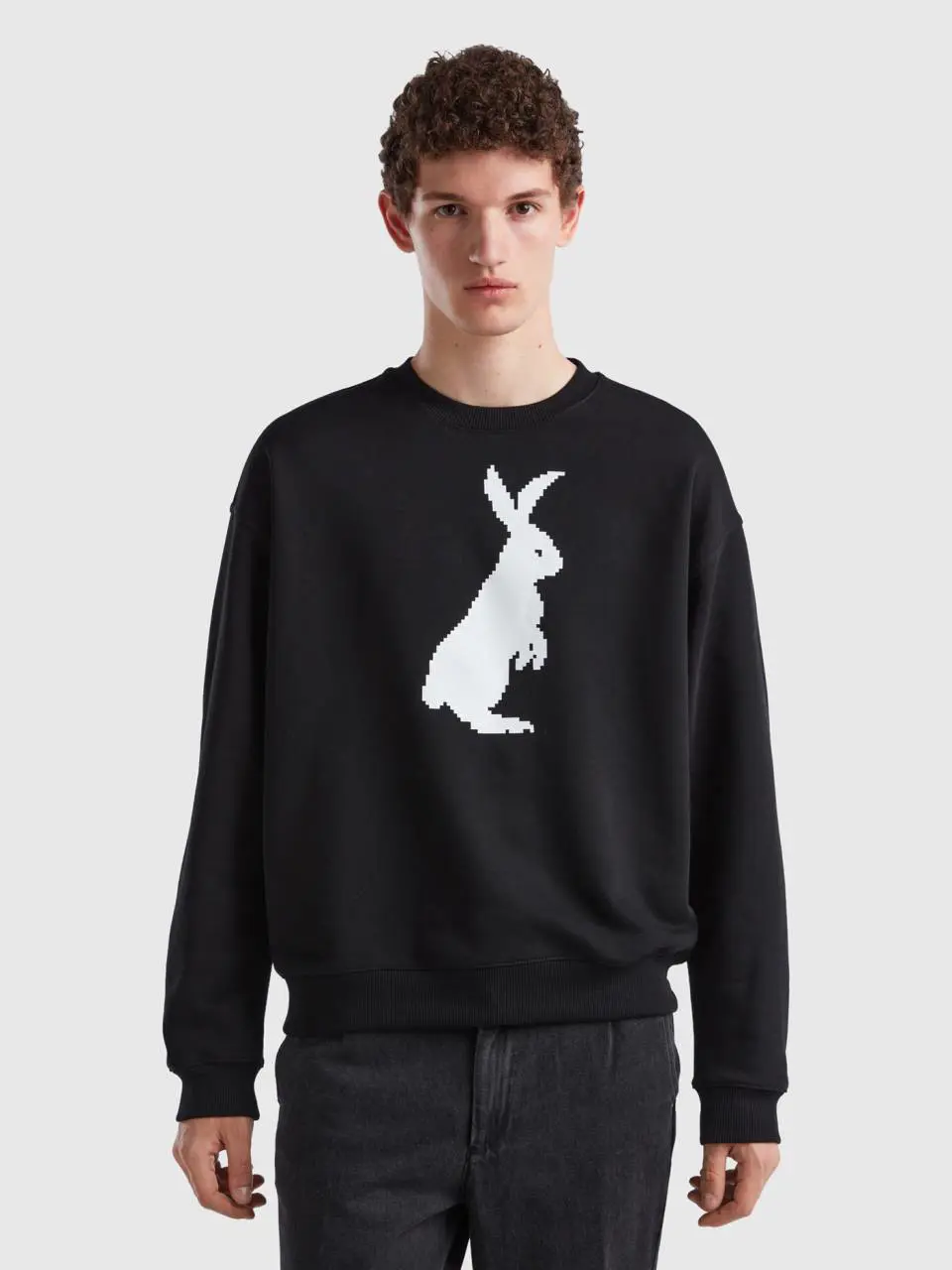 Benetton sweatshirt with bunny print. 1