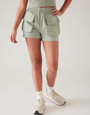 Girl Backpackin' Cargo 3" Short green