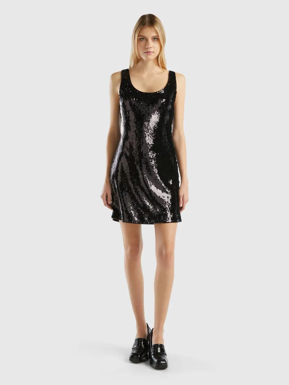 Benetton sheath dress with sequins. 1