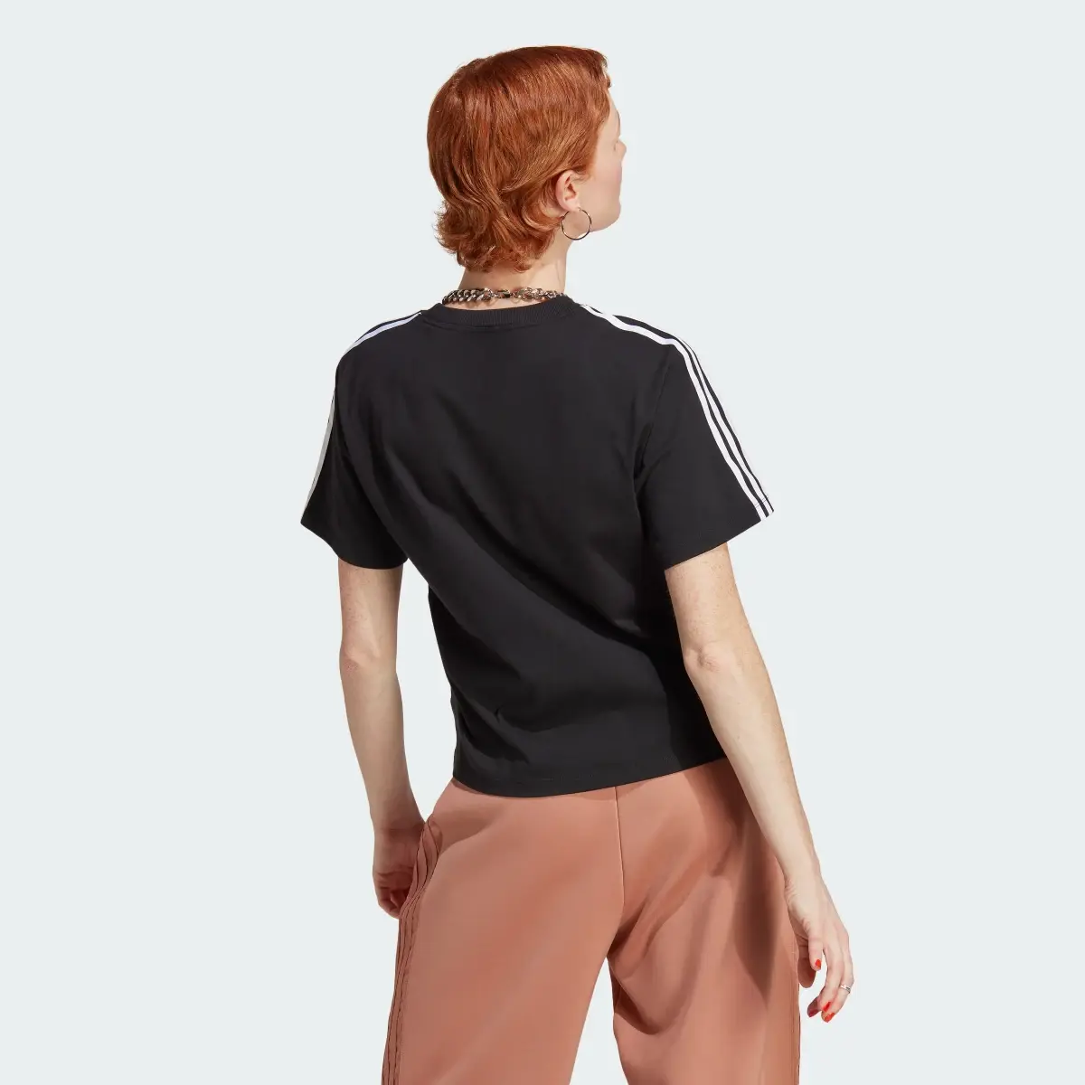 Adidas Graphic Tişört. 3