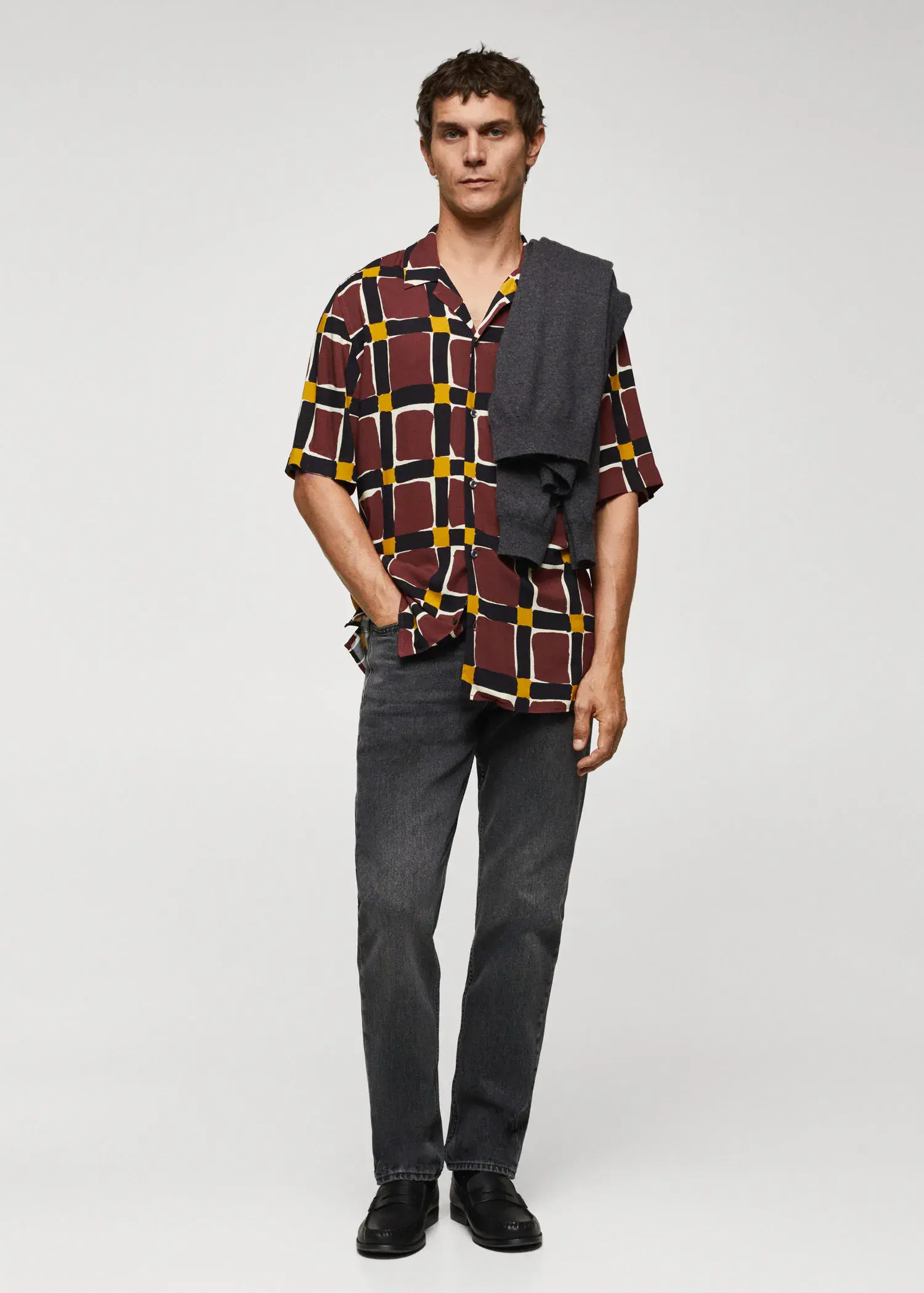 Mango Geometric-print flowing shirt. 2