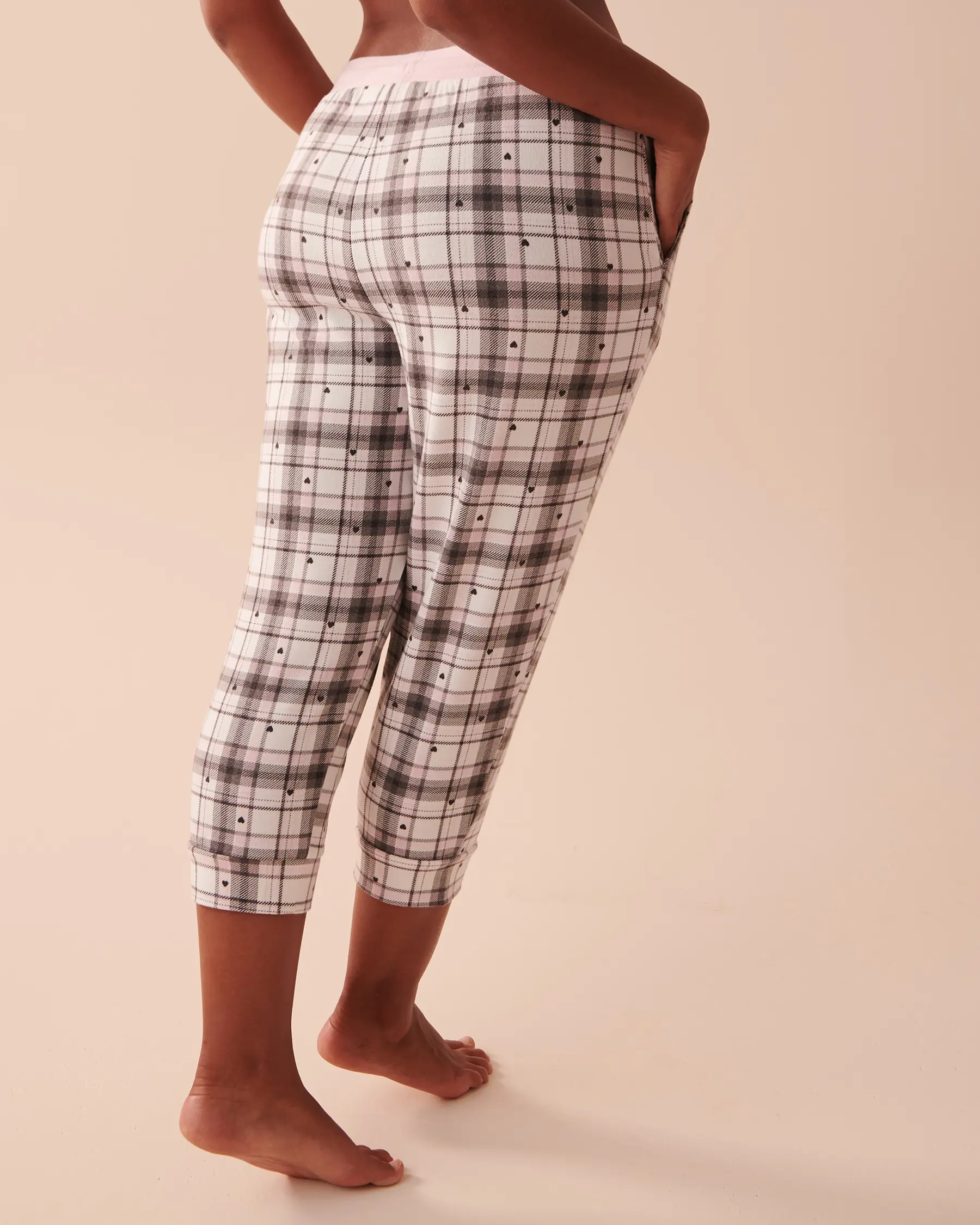 La Vie en Rose Recycled Fibers Plaid Fitted Capris. 2