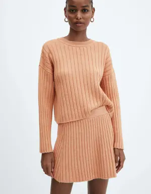 Ribbed round-neck sweater 