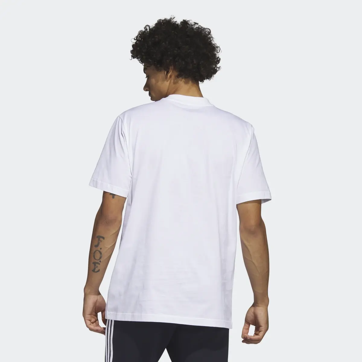Adidas T-shirt graphique Trae HC. 3