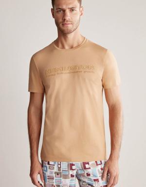 Kabartma Baskılı Kum Rengi Pima Pamuk T-Shirt