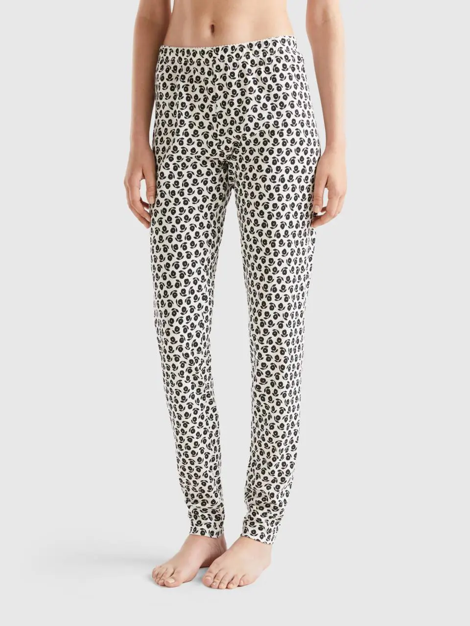 Benetton trousers with flower print. 1