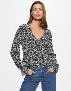 Flowy textured blouse
