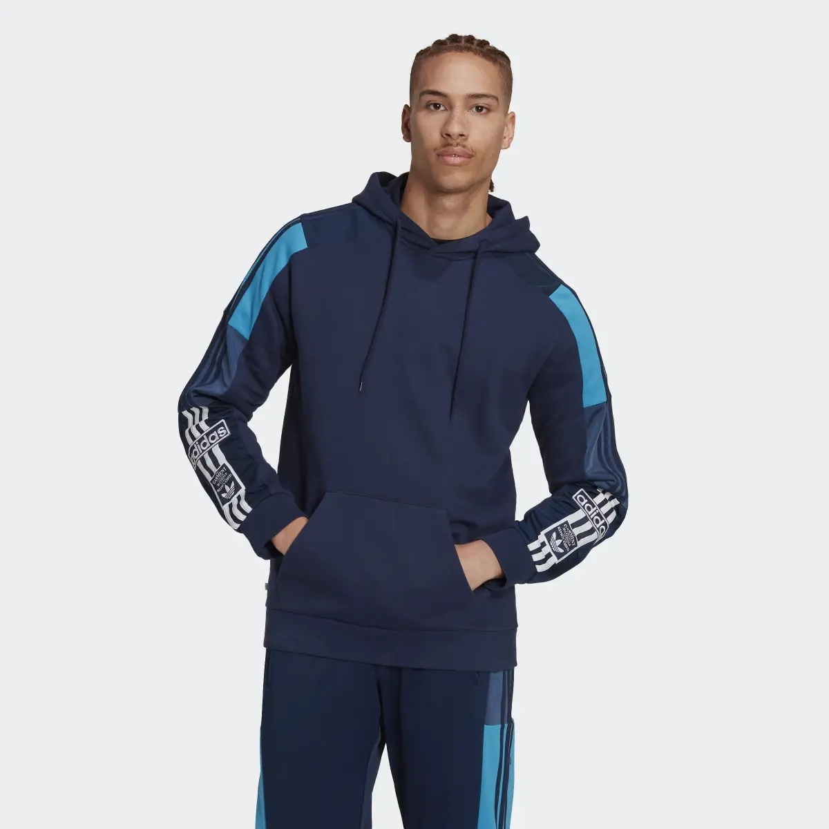 Adidas Adicolor Hoodie. 2