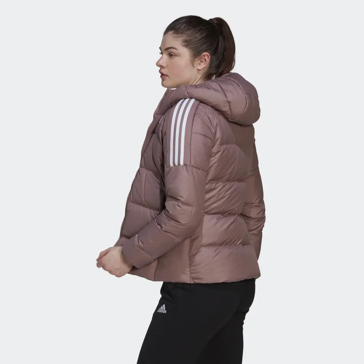 Adidas Essentials Midweight Hooded Daunenjacke. 3