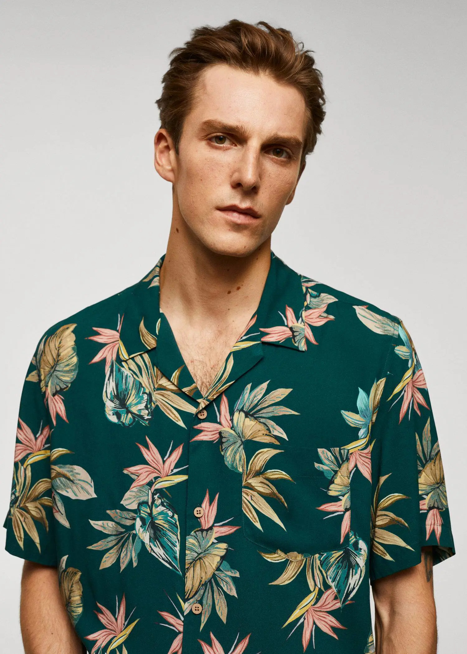 Mango Regular-fit Hawaiian-print shirt. 1