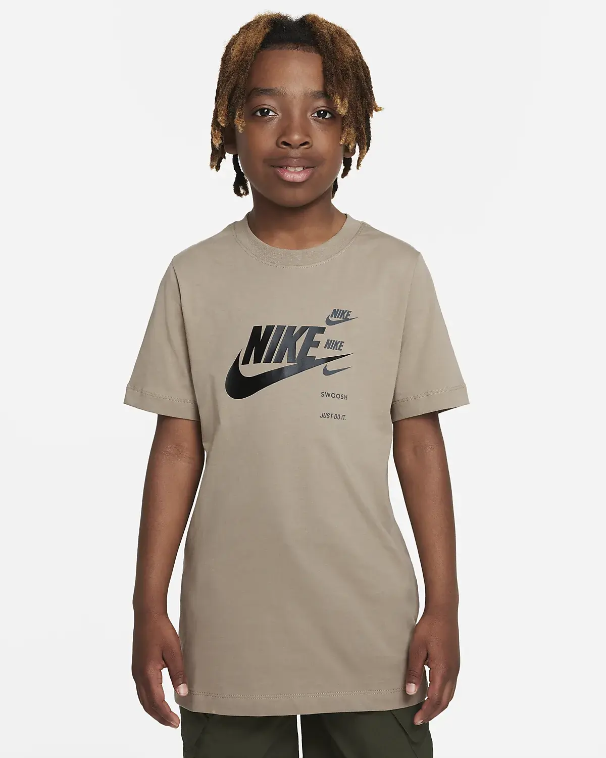 Nike Sportswear Standard Issue. 1