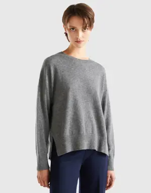 dark gray sweater in 100% cashmere