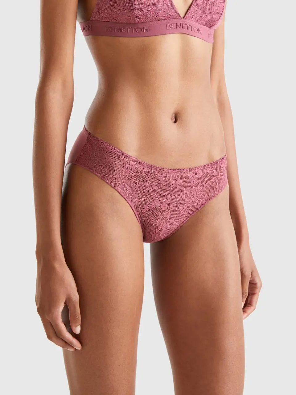 Benetton underwear in lace and microfiber. 1