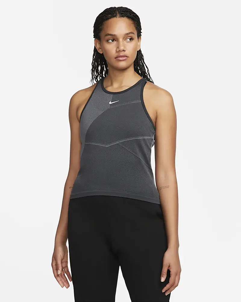 Nike Dri-FIT ADV Aura. 1