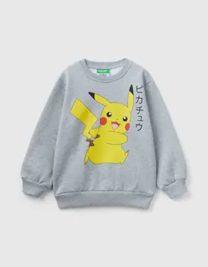 warm oversized fit pokémon sweatshirt