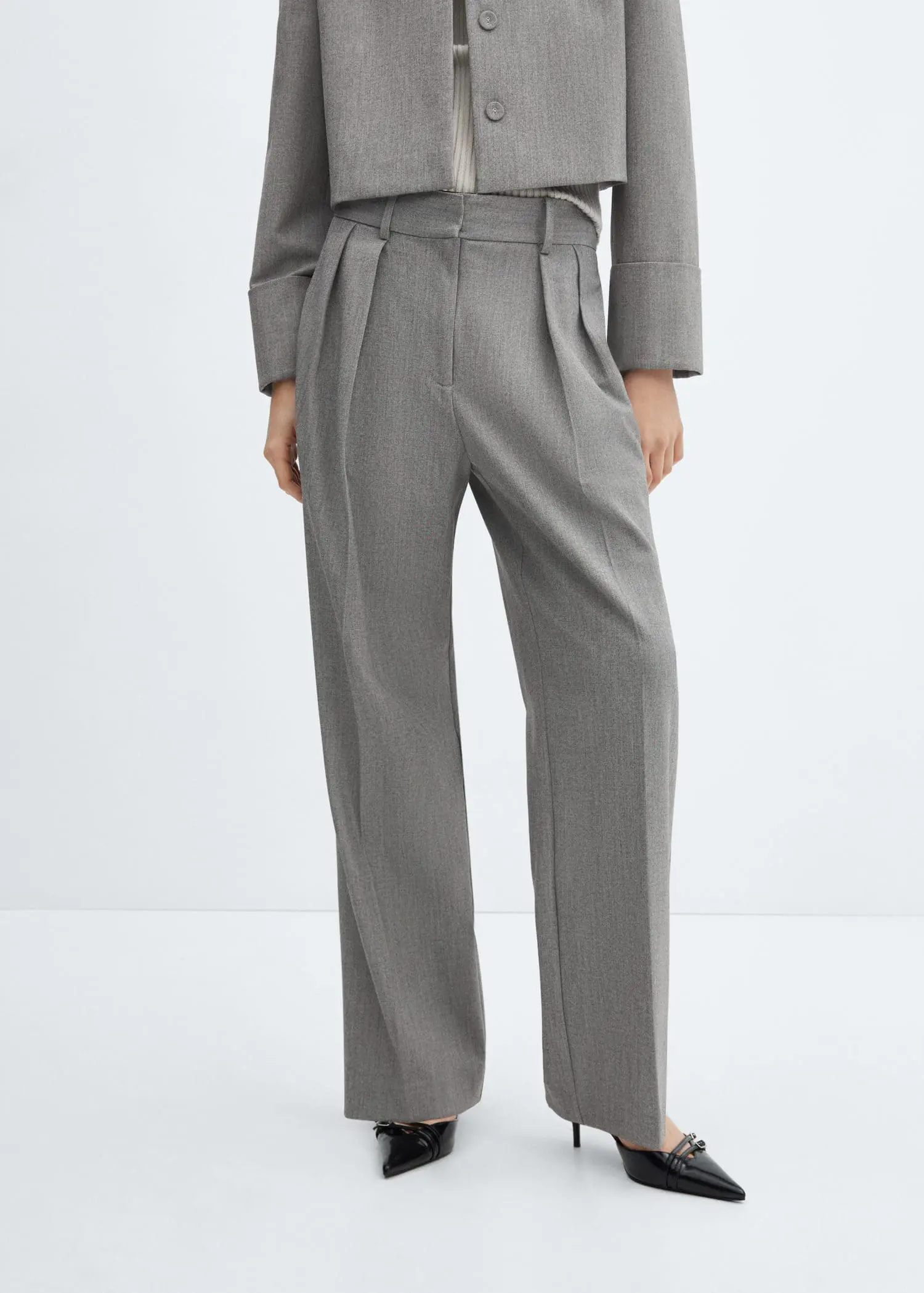 Mango Pleated suit trousers. 1