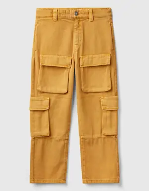 trousers with pockets