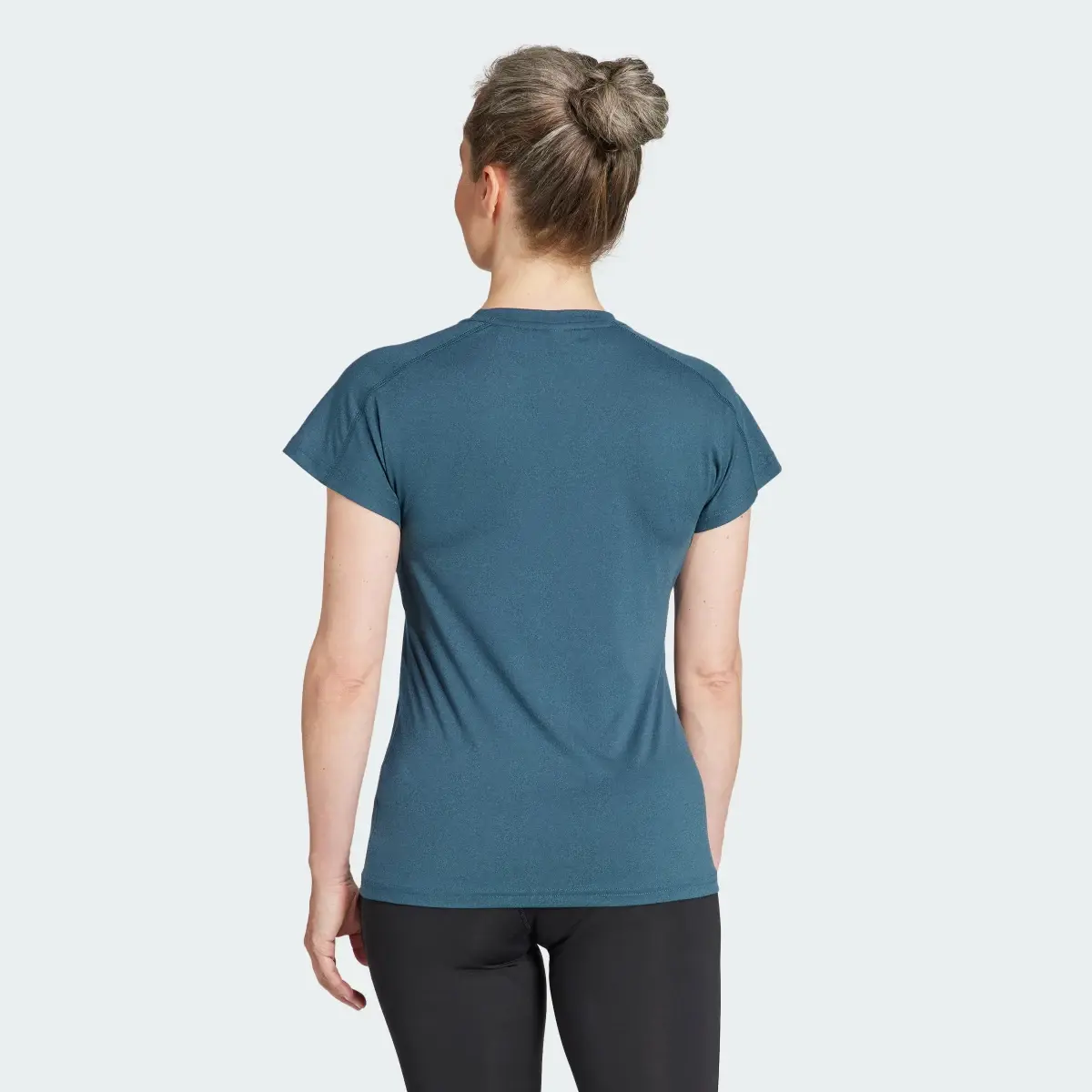 Adidas T-shirt encolure en V au logo minimaliste AEROREADY Train Essentials. 3