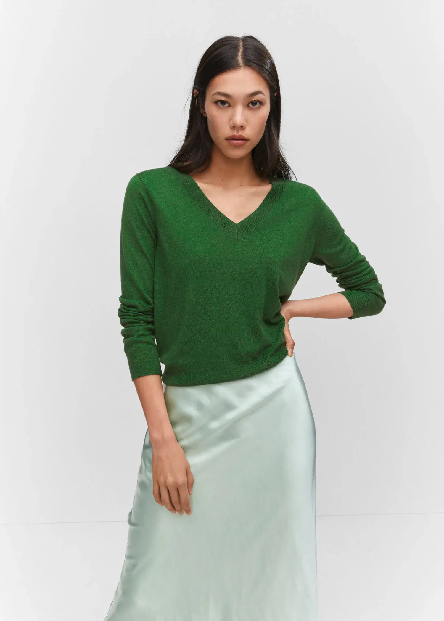 Mango Fine-knit V-neck sweater. 2