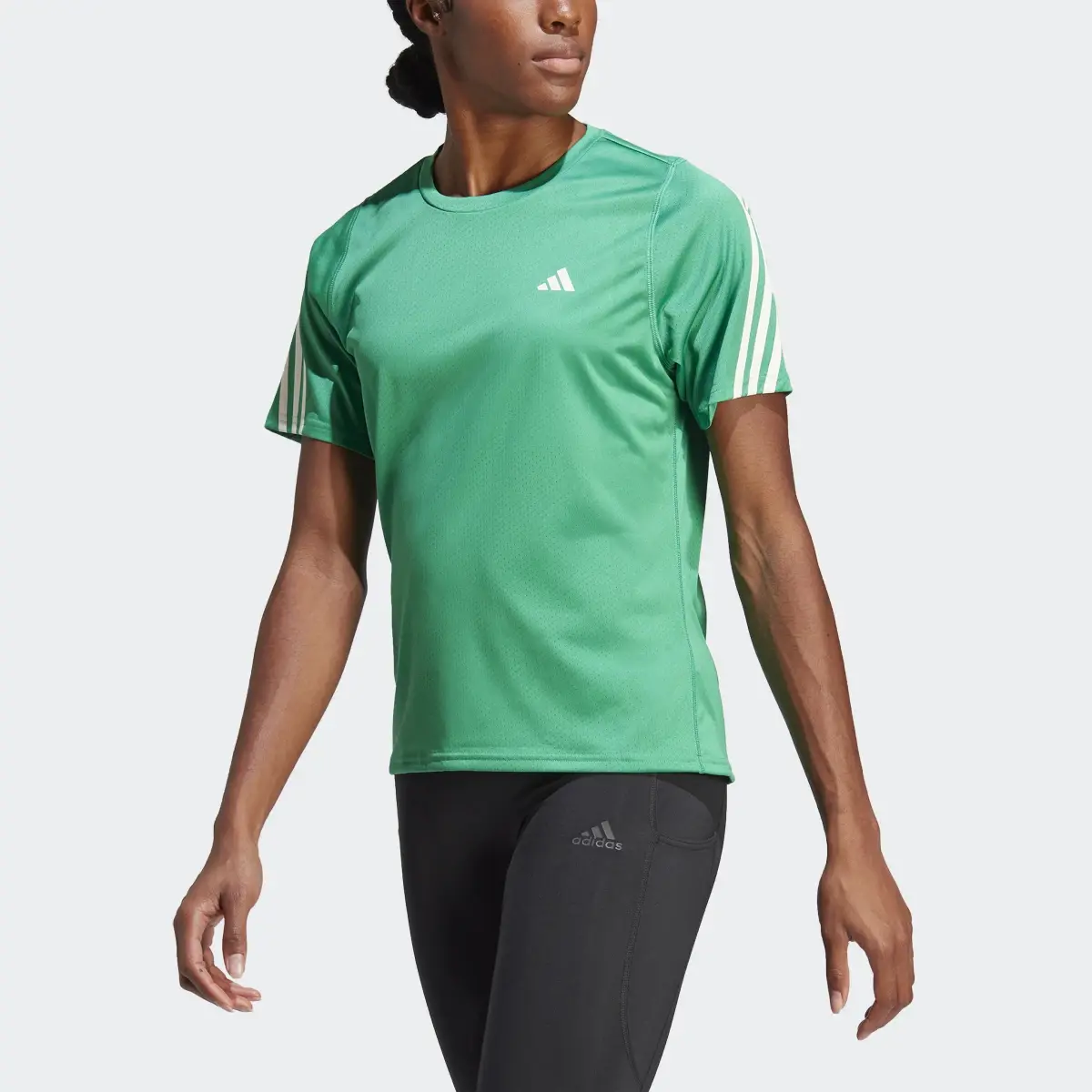 Adidas Playera de Running Run Icons 3 Rayas Low-Carbon. 1