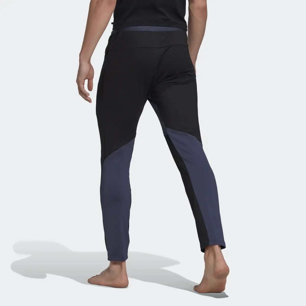Adidas AEROREADY Yoga 7/8 Pants. 2