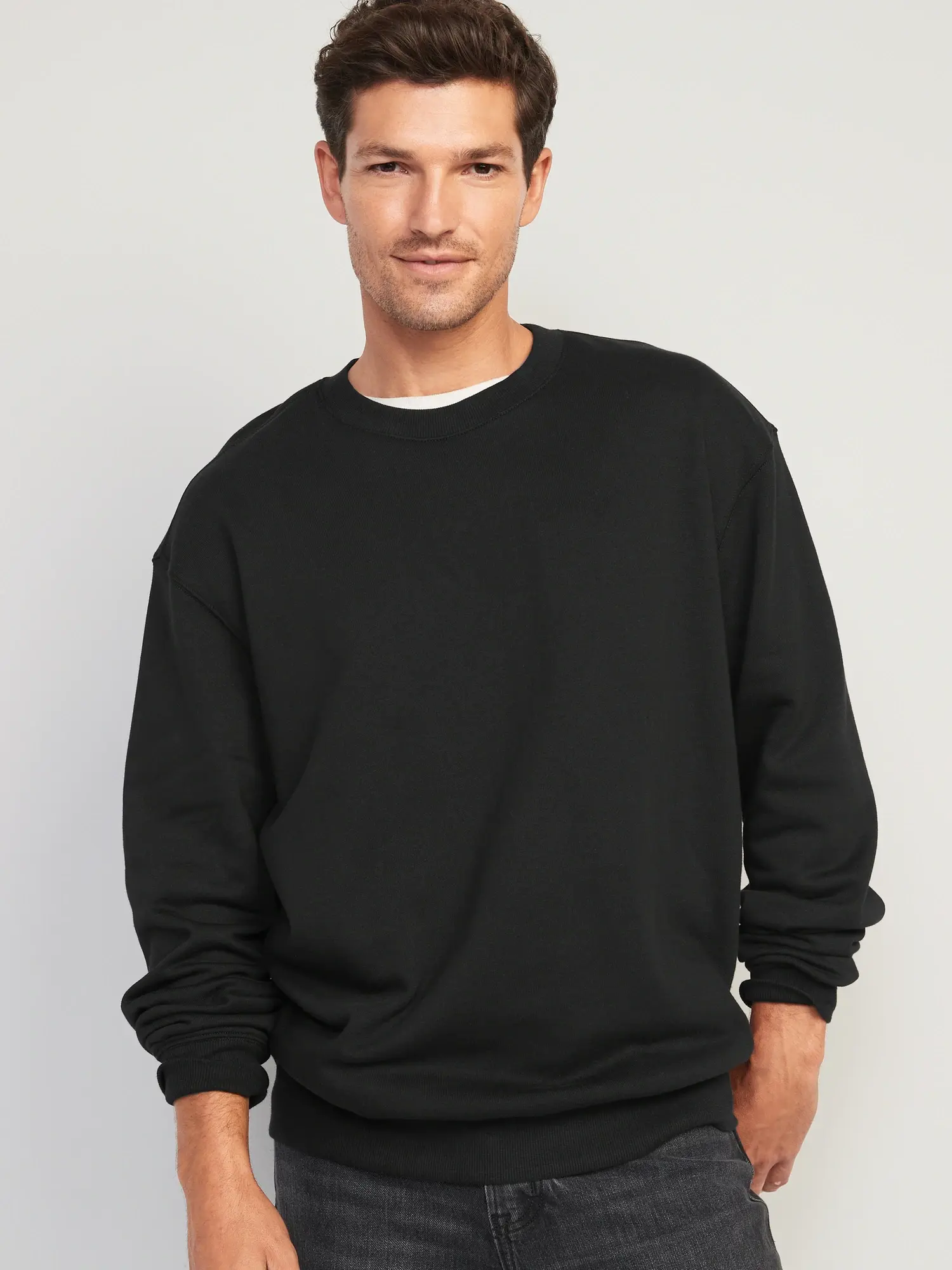 Old Navy Oversized Crew-Neck Sweatshirt black. 1