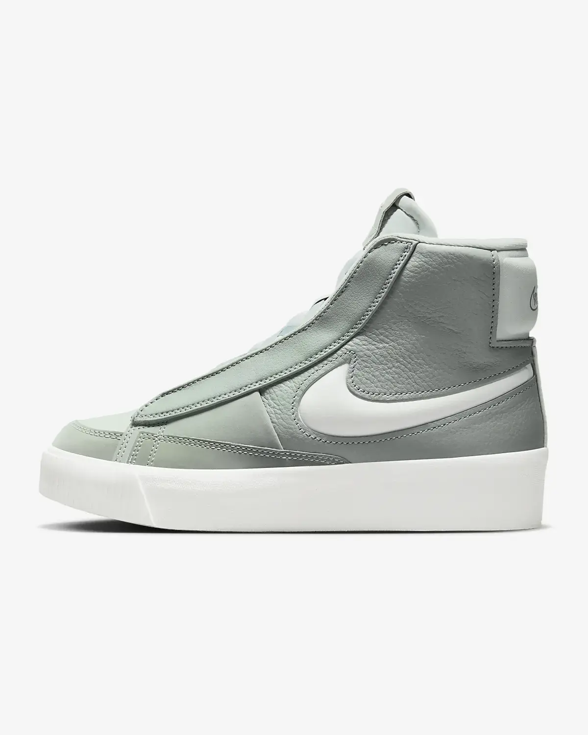 Nike Blazer Mid Victory. 1