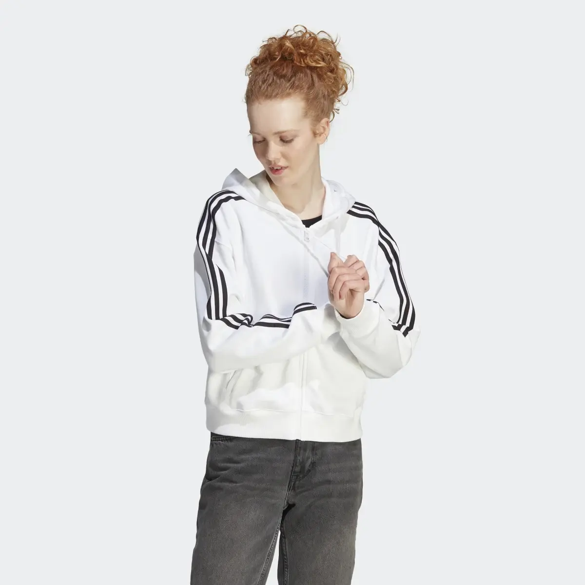 Adidas Veste bomber à capuche entièrement zippée en molleton Essentials 3-Stripes. 2