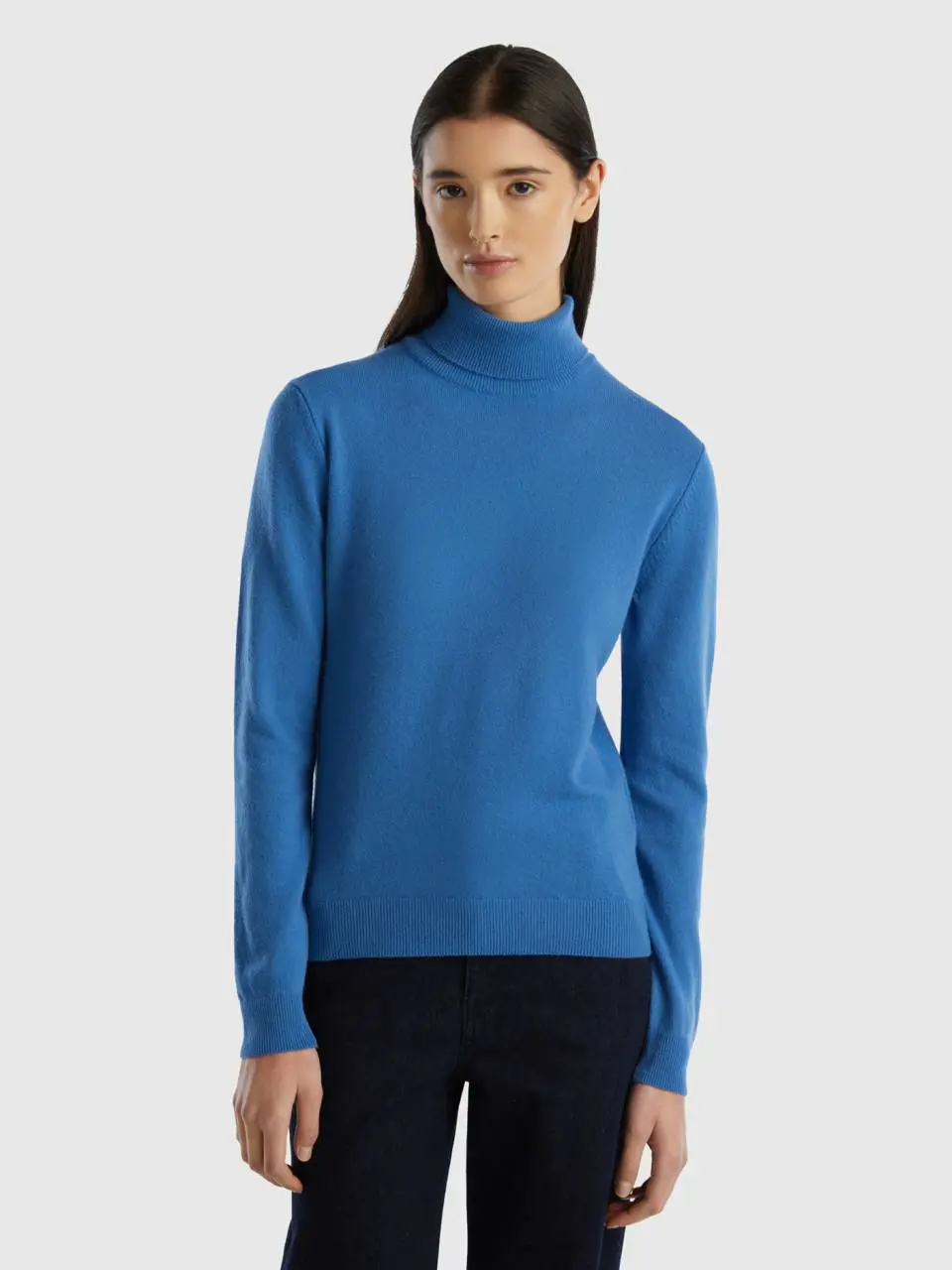 Benetton blue turtleneck in pure merino wool. 1