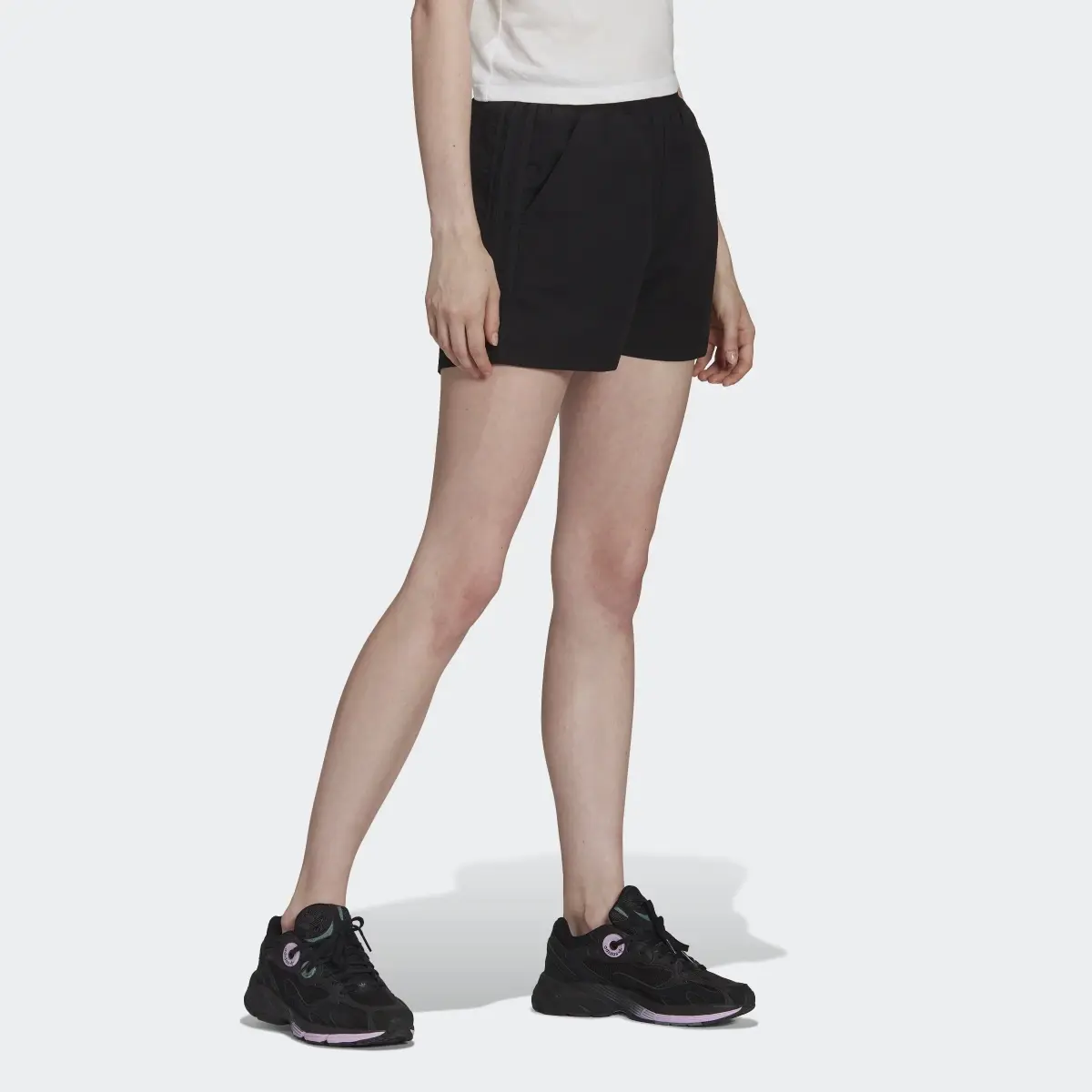 Adidas Adicolor Classics Poplin Shorts. 3