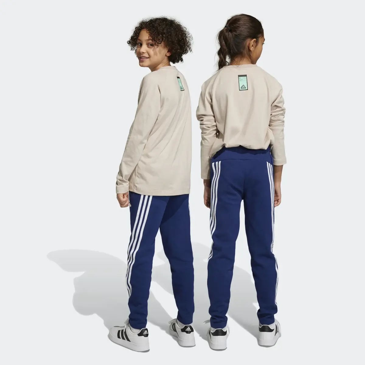 Adidas Pantaloni Future Icons 3-Stripes Ankle-Length. 2