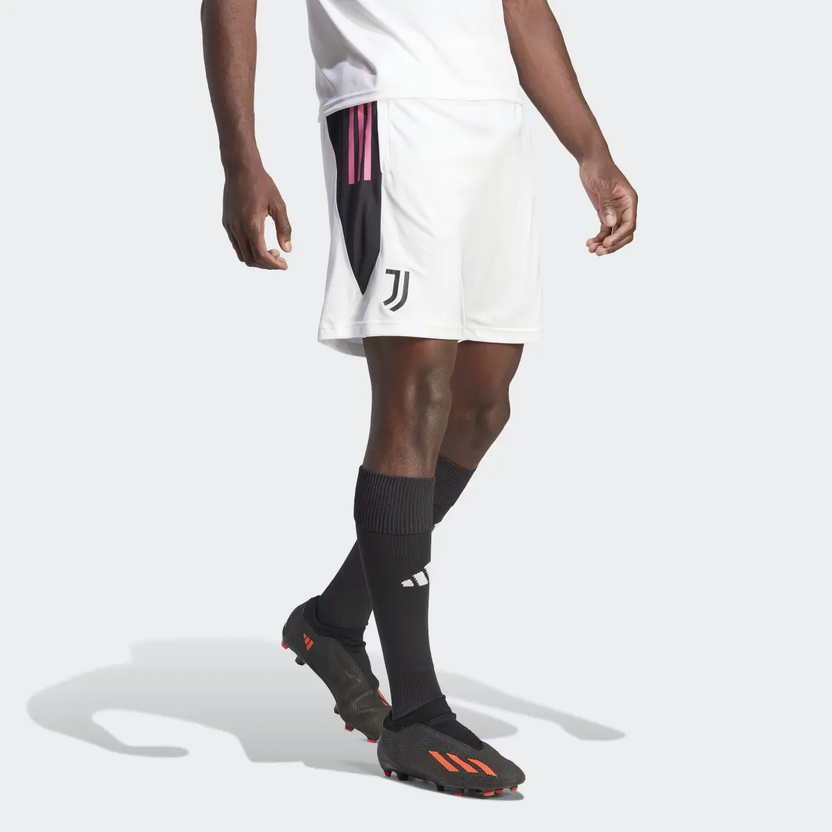 Adidas Juventus Tiro 23 Training Shorts. 1