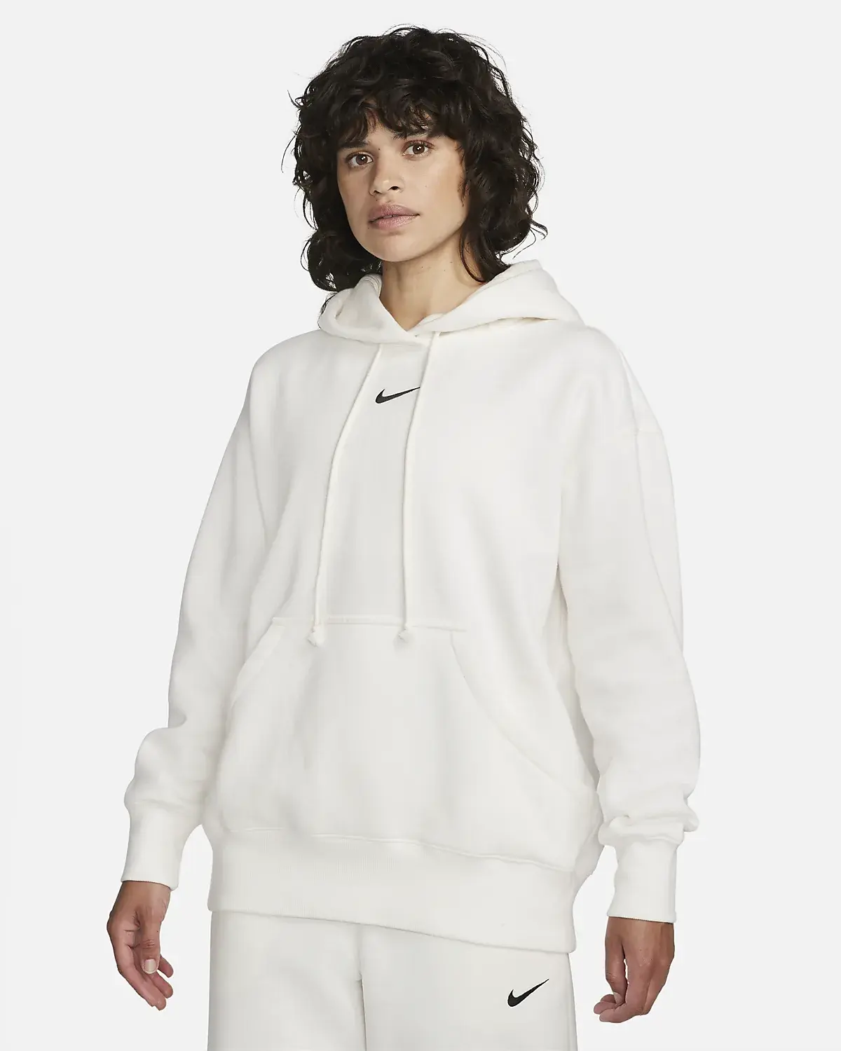 Nike Sportswear Phoenix Fleece. 1