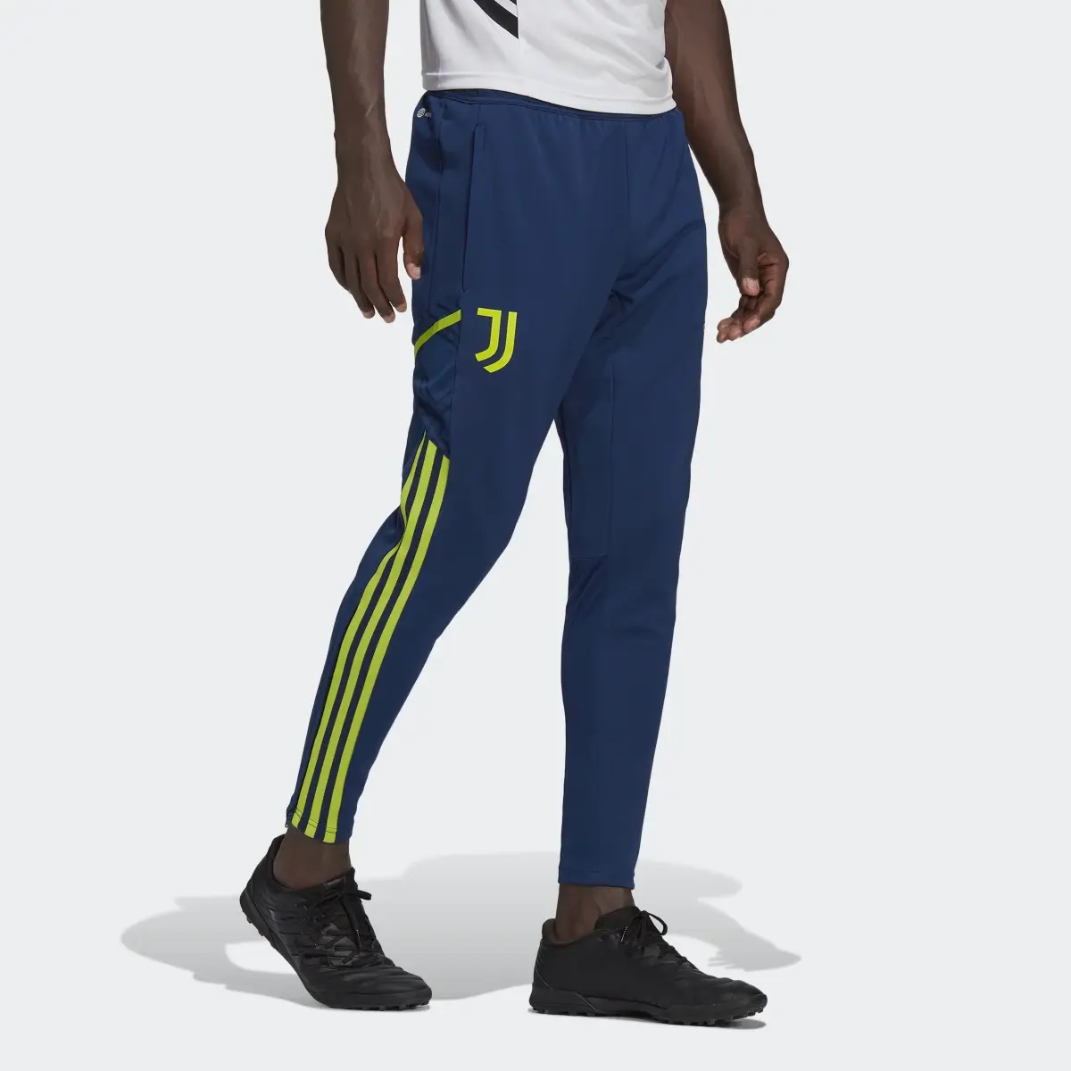 Adidas Juventus Condivo 22 Training Pants. 1