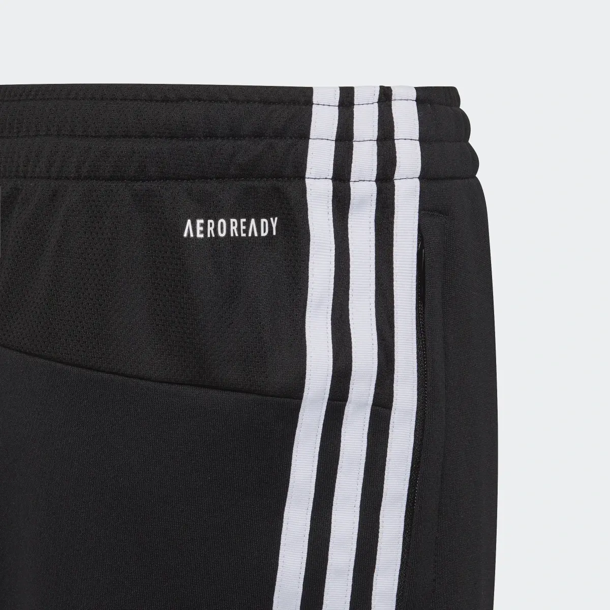 Adidas Pantalón AEROREADY Primegreen Tapered 3 bandas. 3