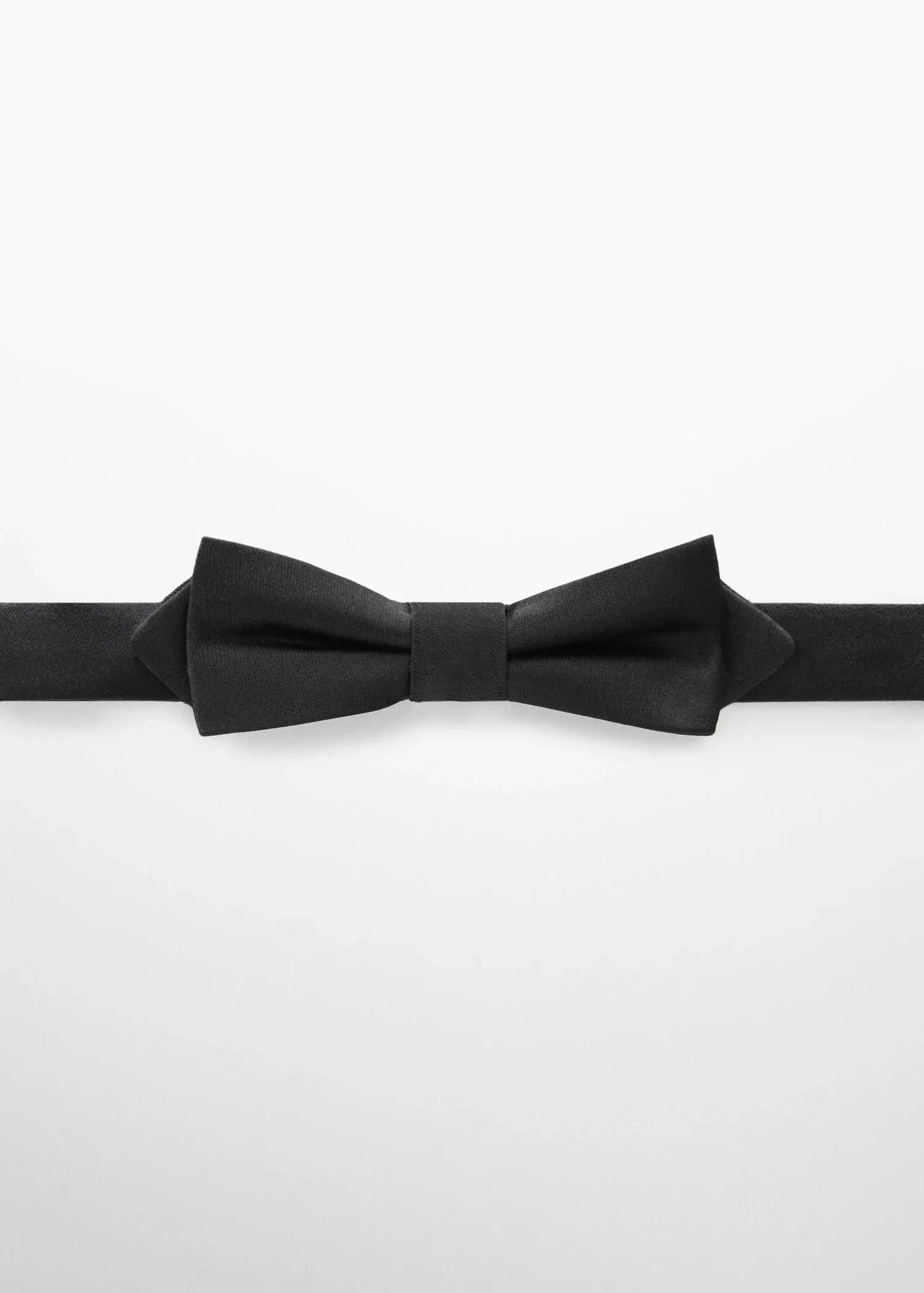 Mango Classic bow tie . a black bow tie on a white background. 