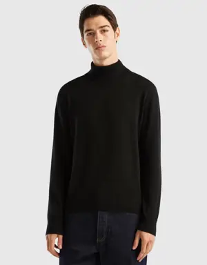 black turtleneck in pure cashmere