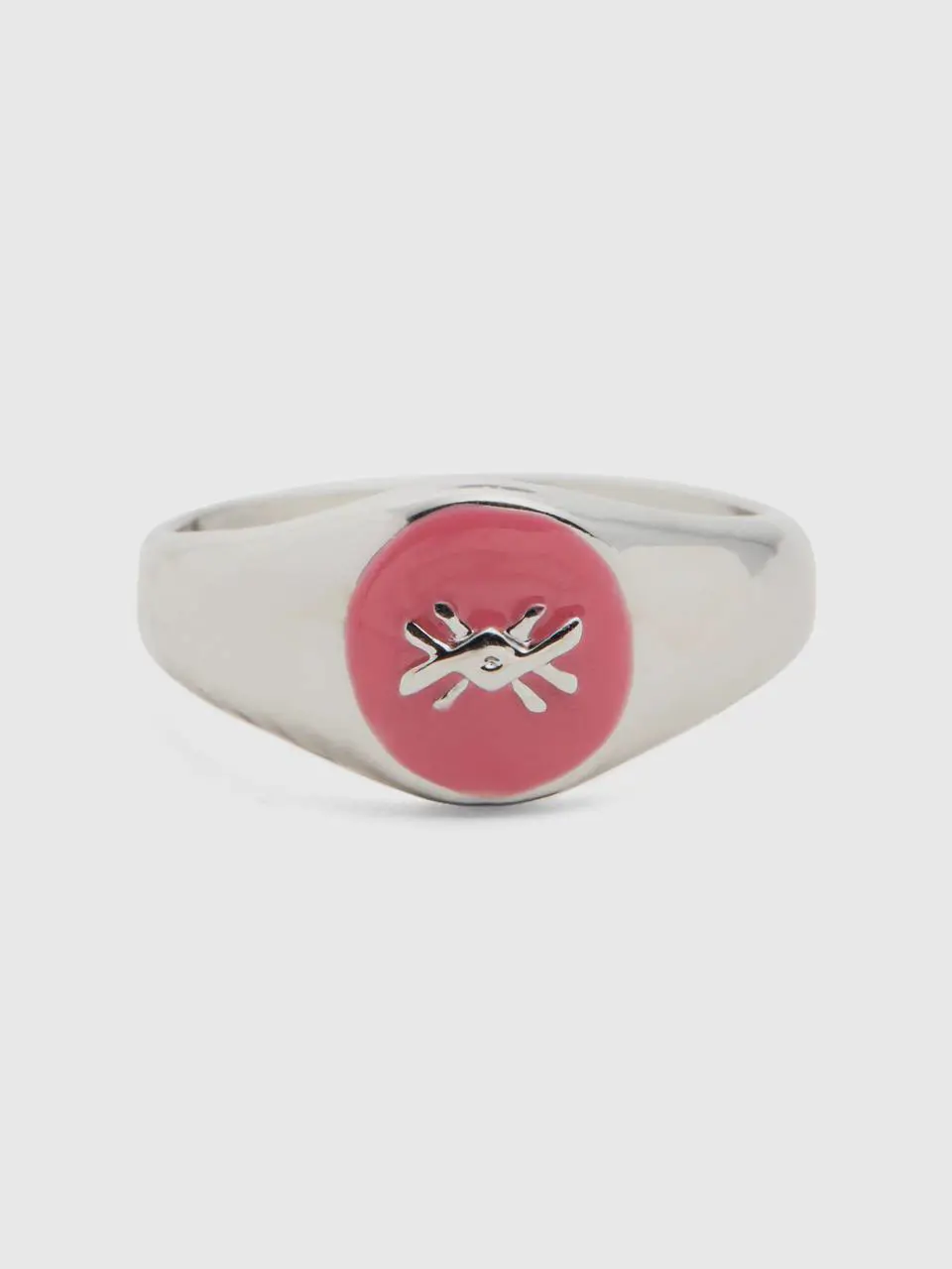 Benetton pink ring with logo. 1