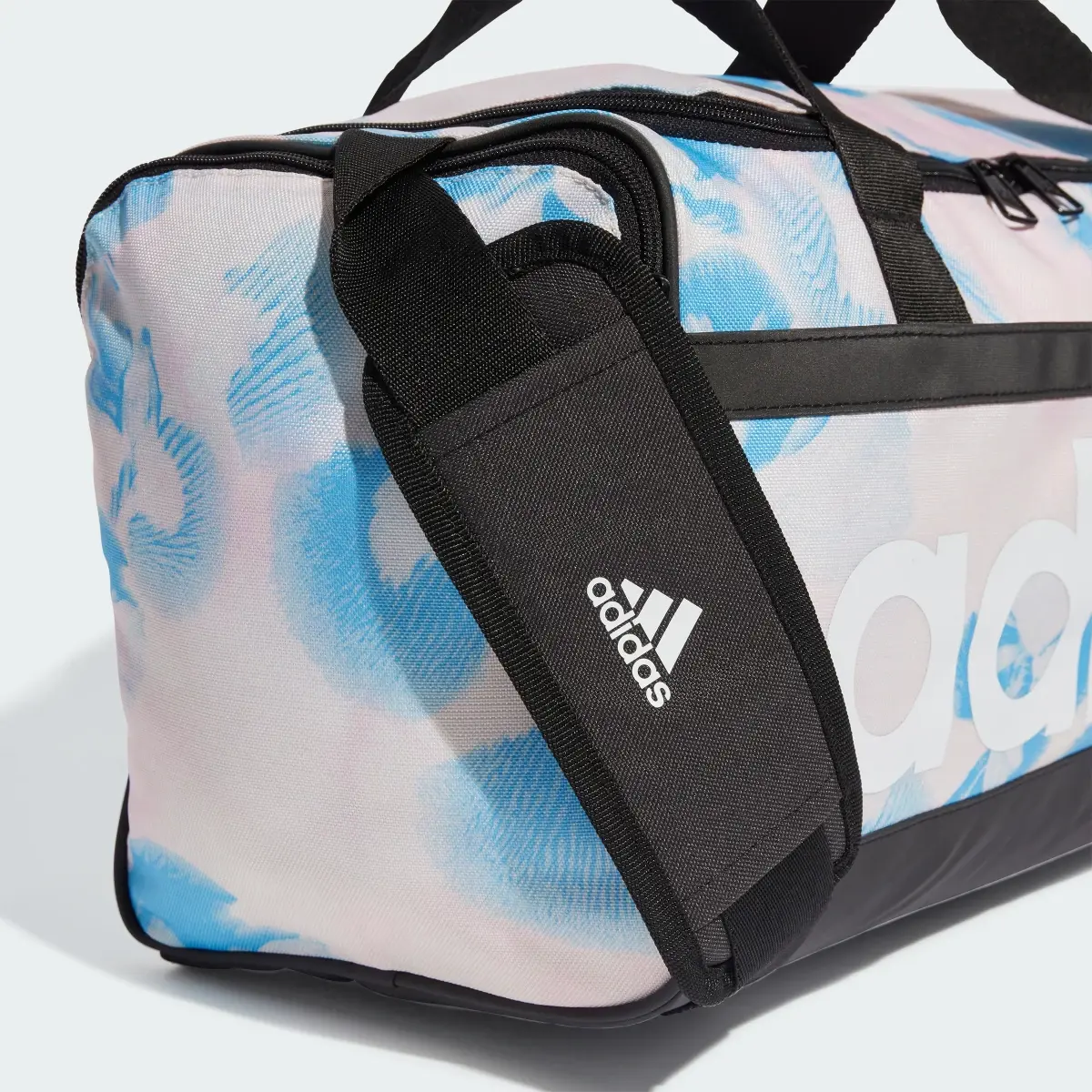 Adidas Essentials Duffel Bag. 3