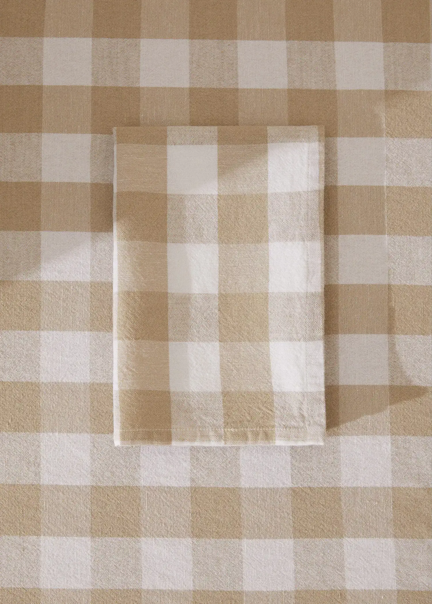 Mango Cotton and linen square napkin. 2