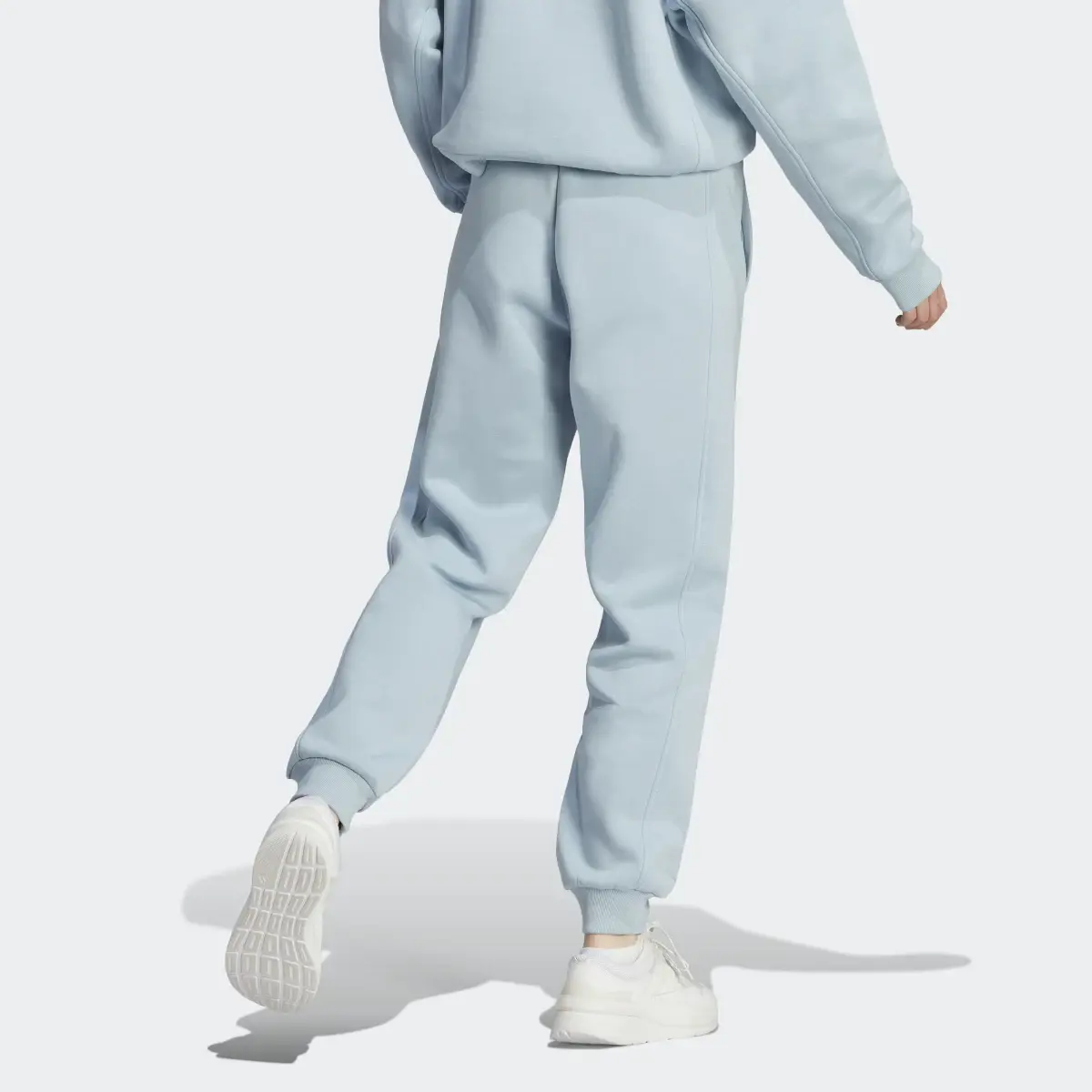 Adidas Pantalón ALL SZN Fleece. 2