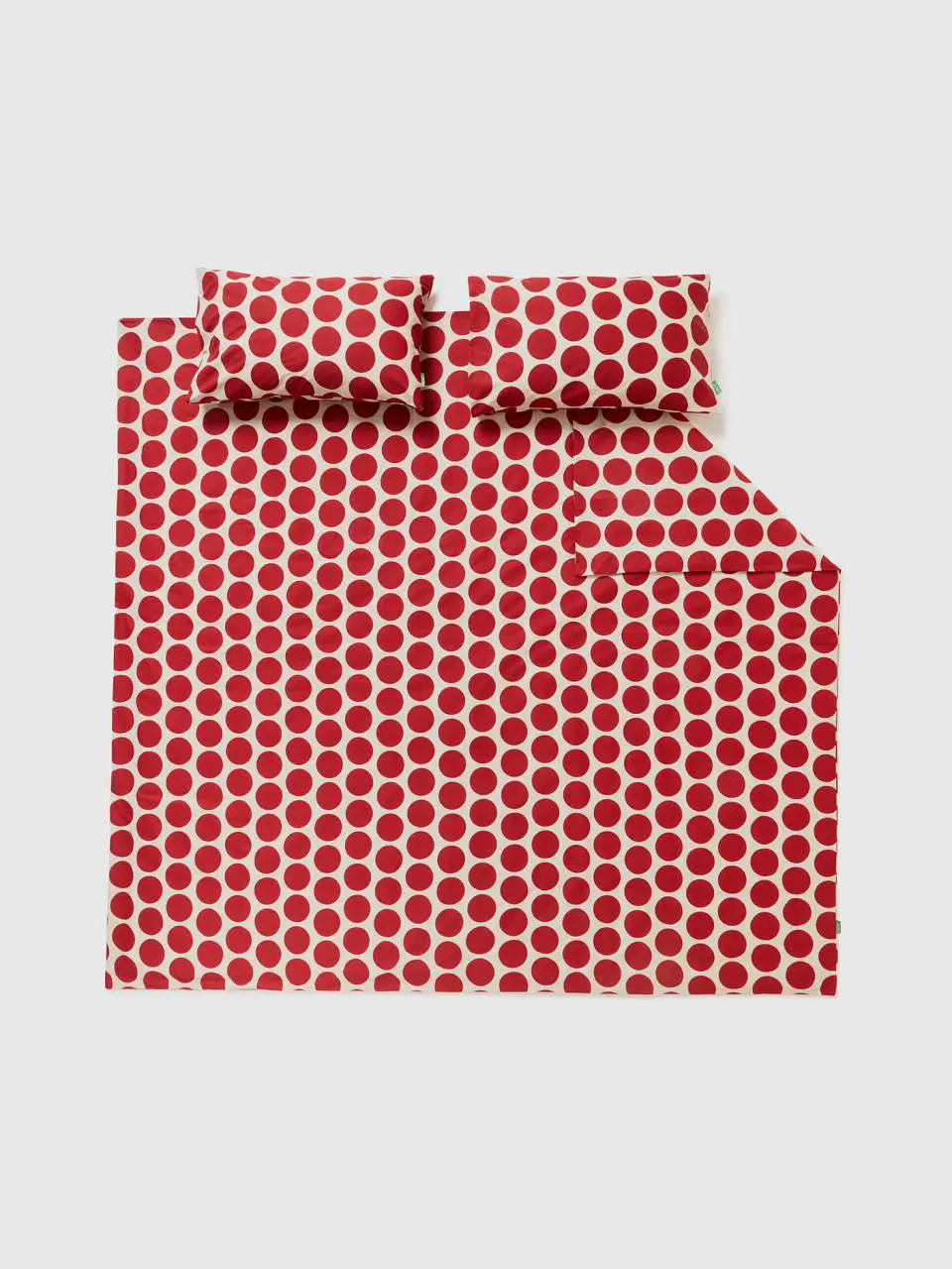 Benetton double duvet cover set in white with red polka dots. 1